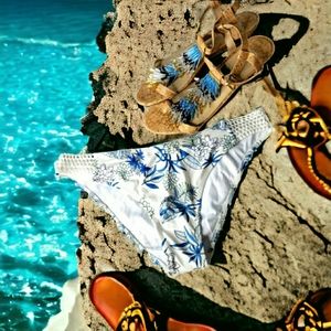 Cupshe Crochet Floral Bikini bottoms